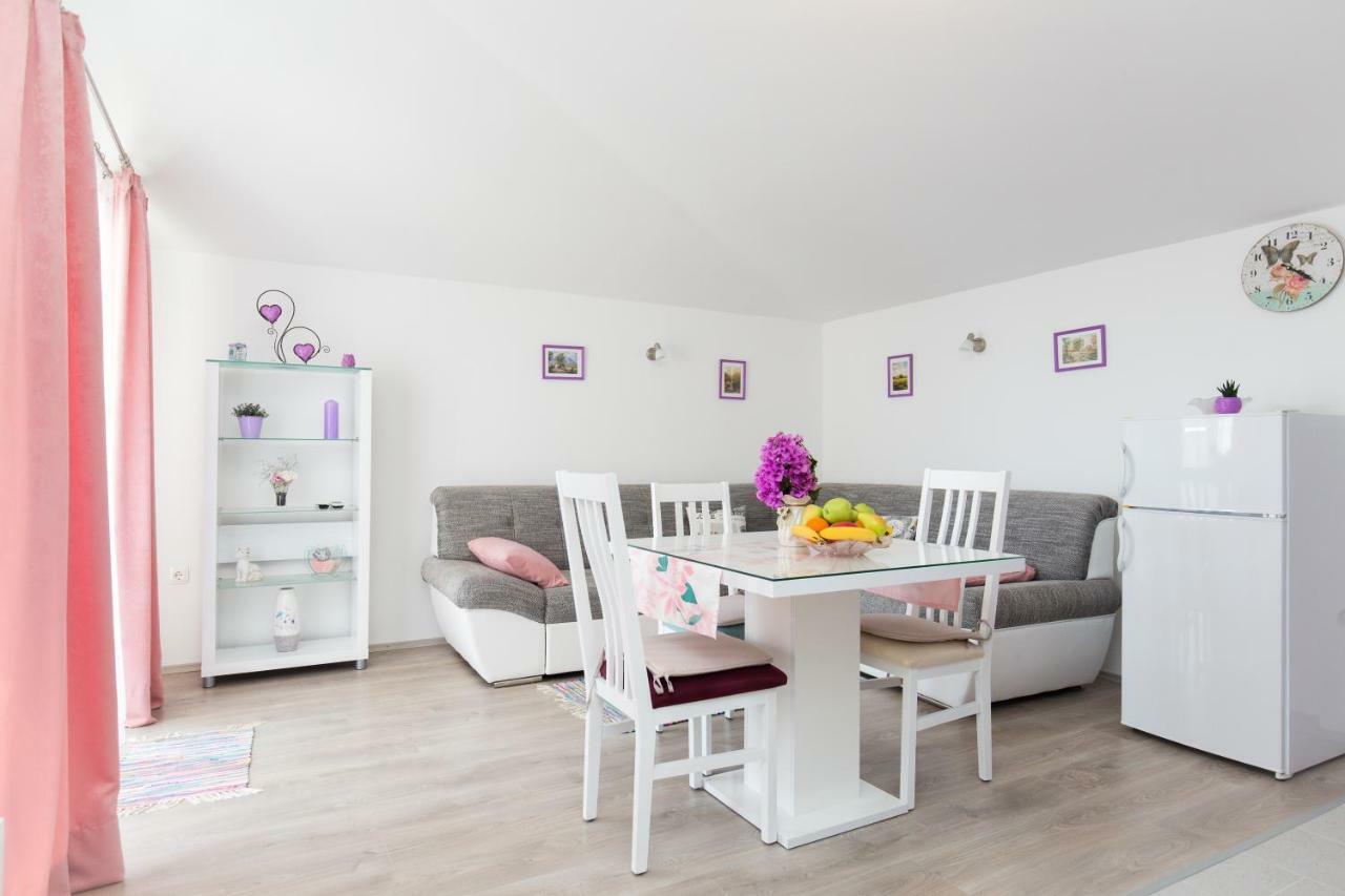 Appartement Paula Podstrana